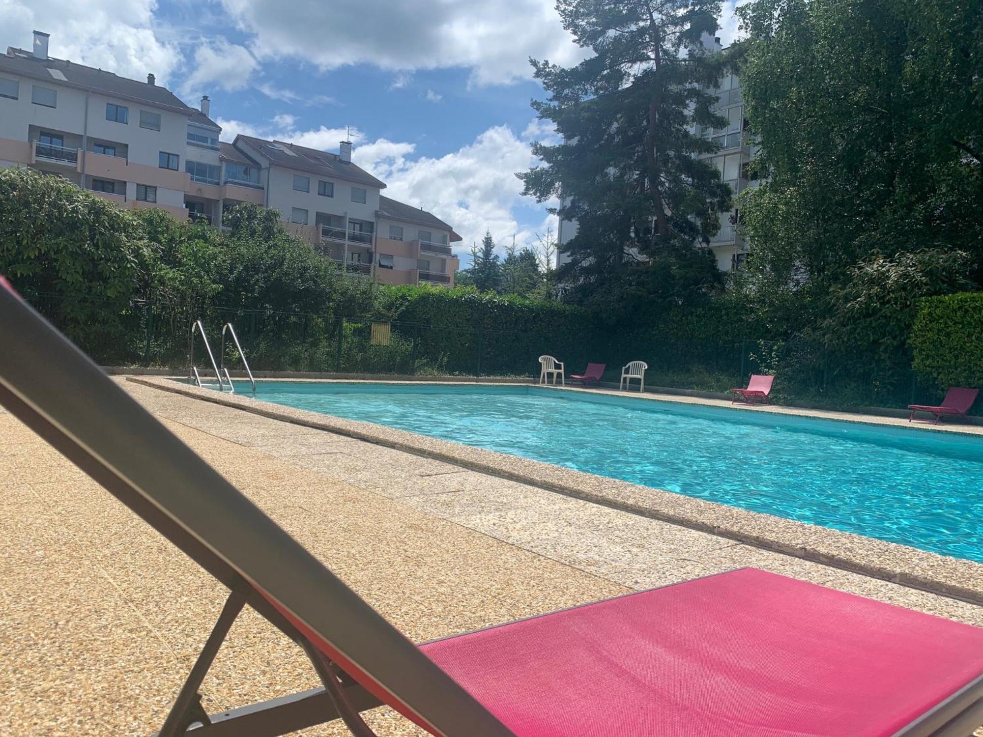 Kusmi Love Piscine Proche Du Lac Άννεσι Εξωτερικό φωτογραφία