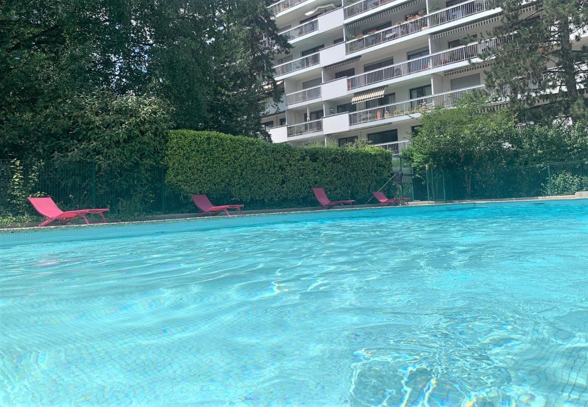Kusmi Love Piscine Proche Du Lac Άννεσι Εξωτερικό φωτογραφία